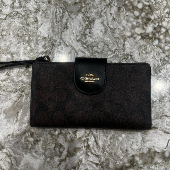 Coach wristlet wallet/phone holder - Picture 2 of 3